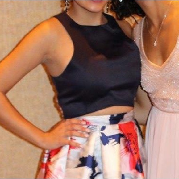 TOBI Horizon Racer Navy Crop Top - Picture 9 of 9